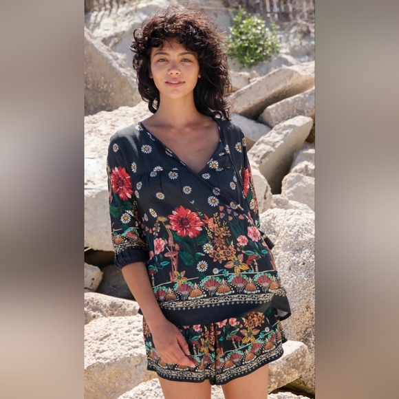 NATURAL LIFE Tops - NATURAL LIFE MARIBEL BLACK FLORAL MUSHROOM TOP